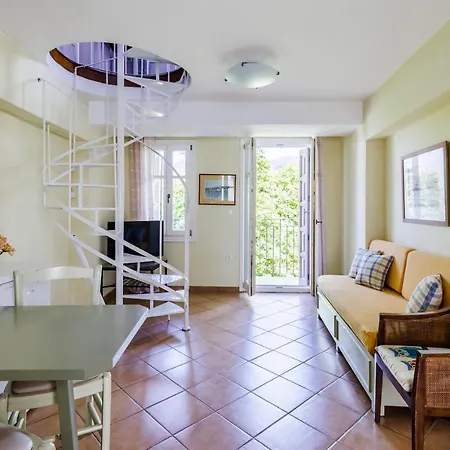 Sentefi Maisonette 斯科派洛斯