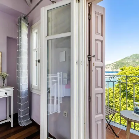 Sentefi Maisonette *