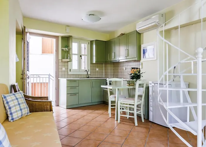 Sentefi Maisonette Апартаменты Скопелос